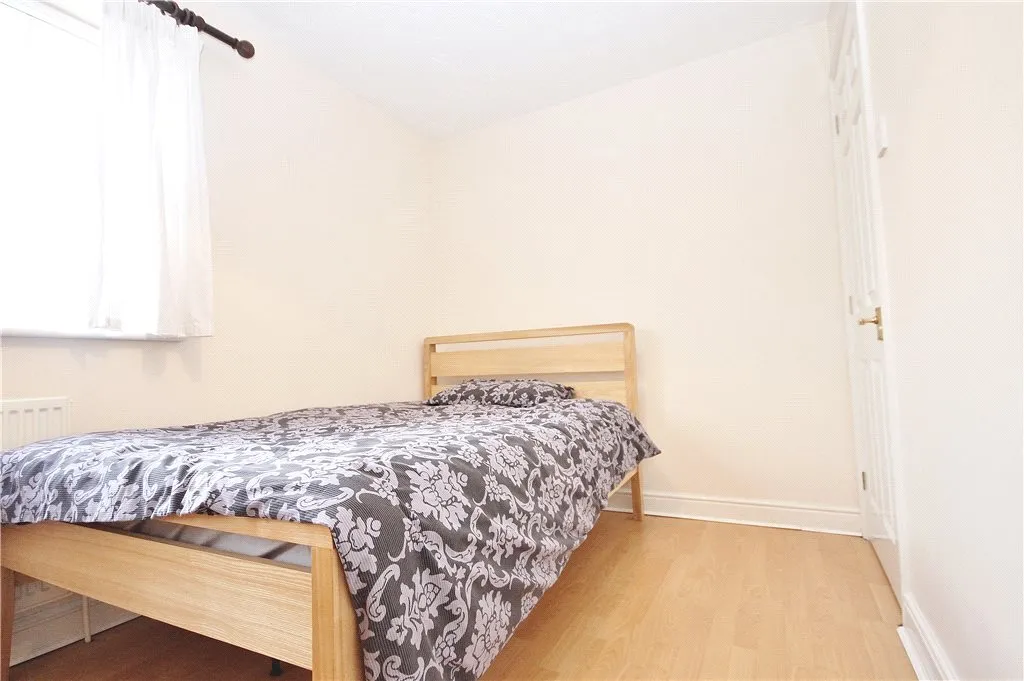 Nightingale Shott, Egham, TW20, photo 7