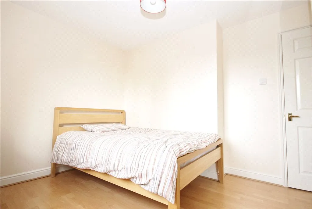 Nightingale Shott, Egham, TW20, photo 8