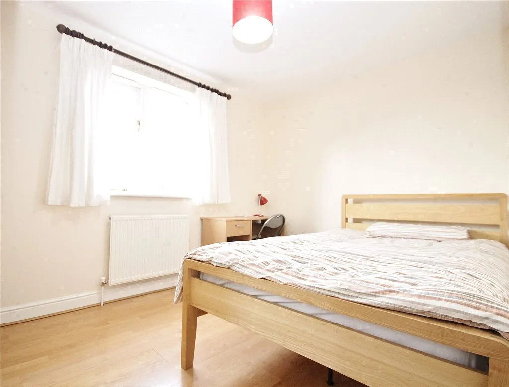 Nightingale Shott, Egham, TW20, photo 4