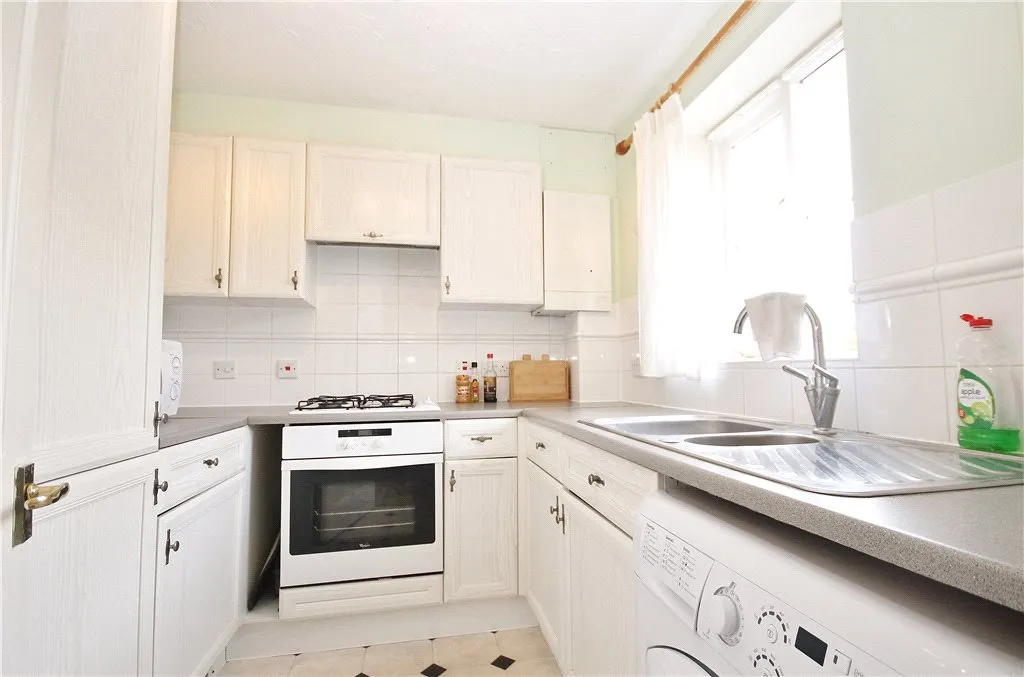 Nightingale Shott, Egham, TW20, photo 3