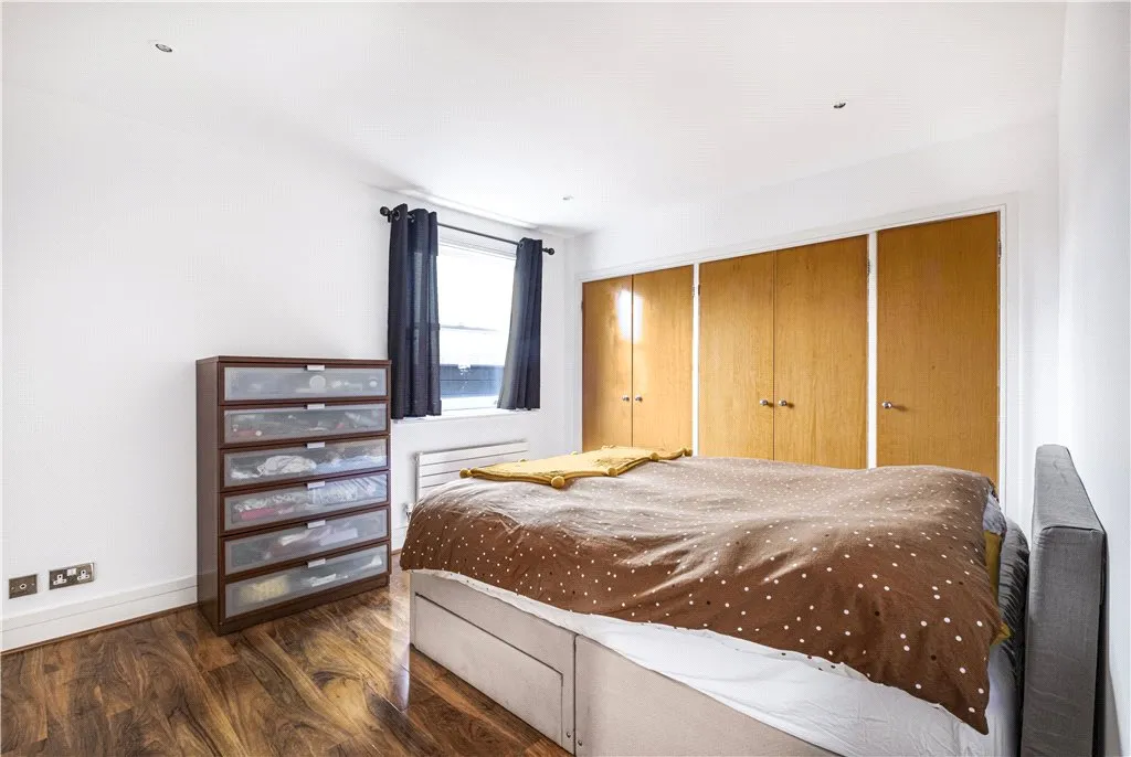 Roehampton High Street, London, SW15, photo 10