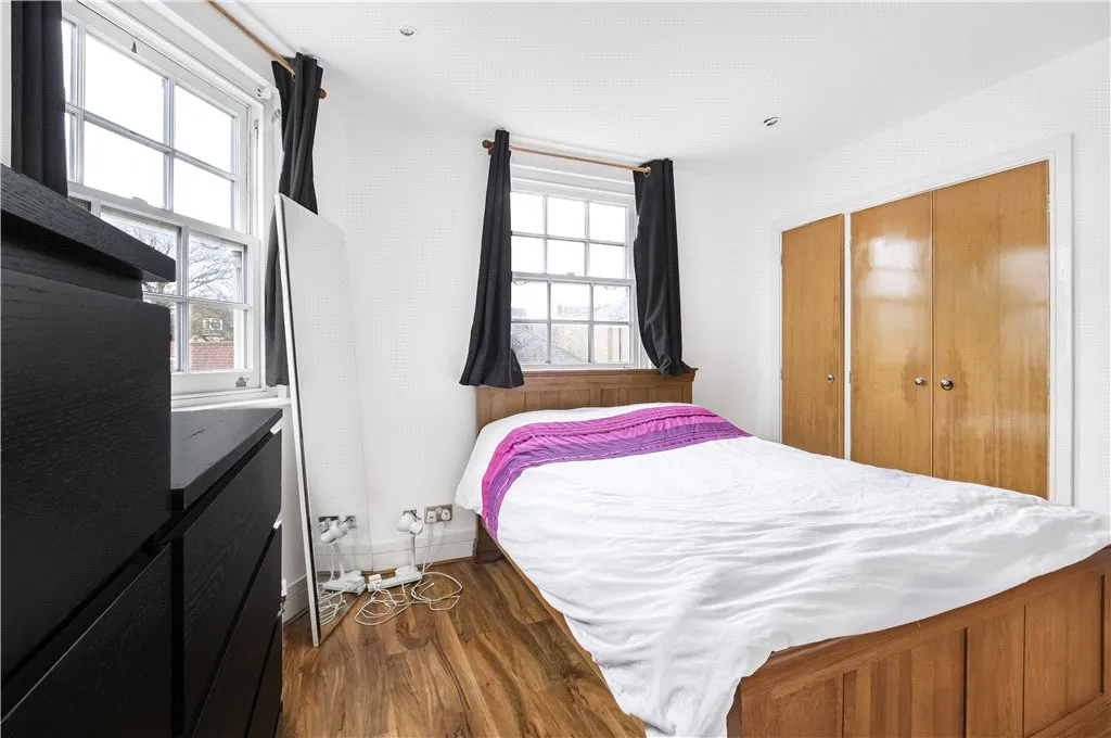 Roehampton High Street, London, SW15, photo 11