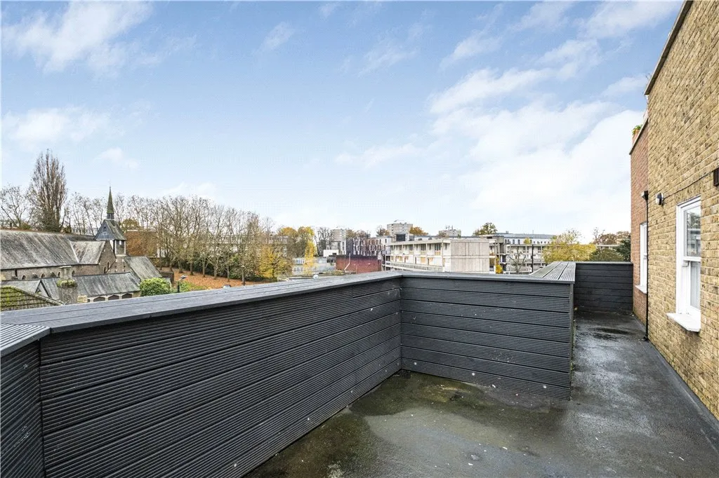 Roehampton High Street, London, SW15, photo 15