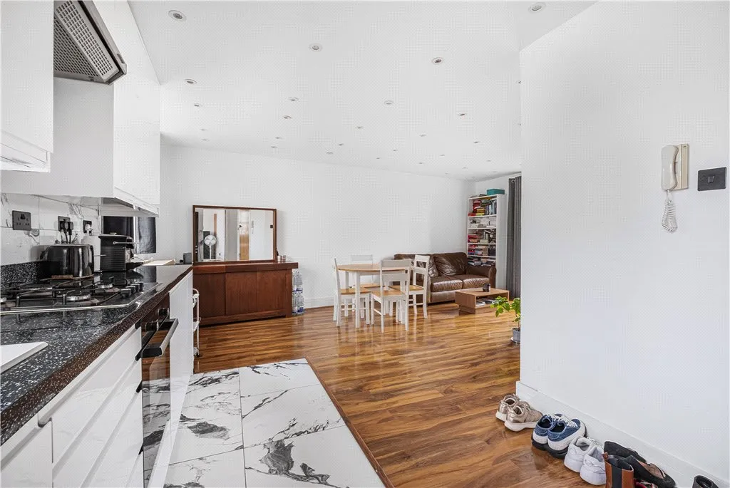 Roehampton High Street, London, SW15, photo 13