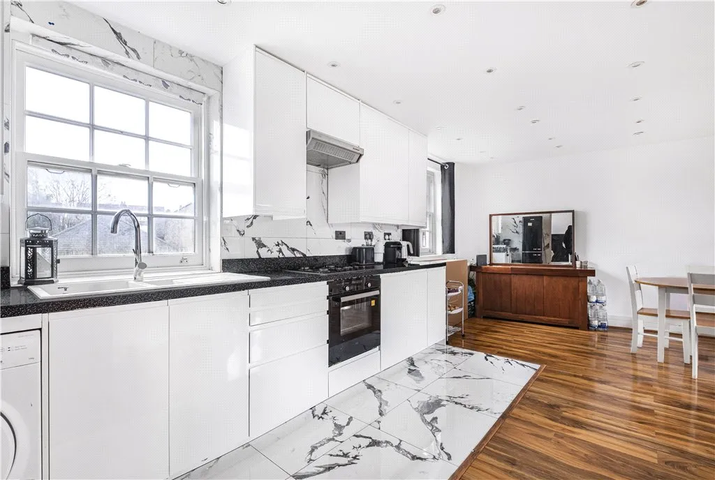 Roehampton High Street, London, SW15, photo 12