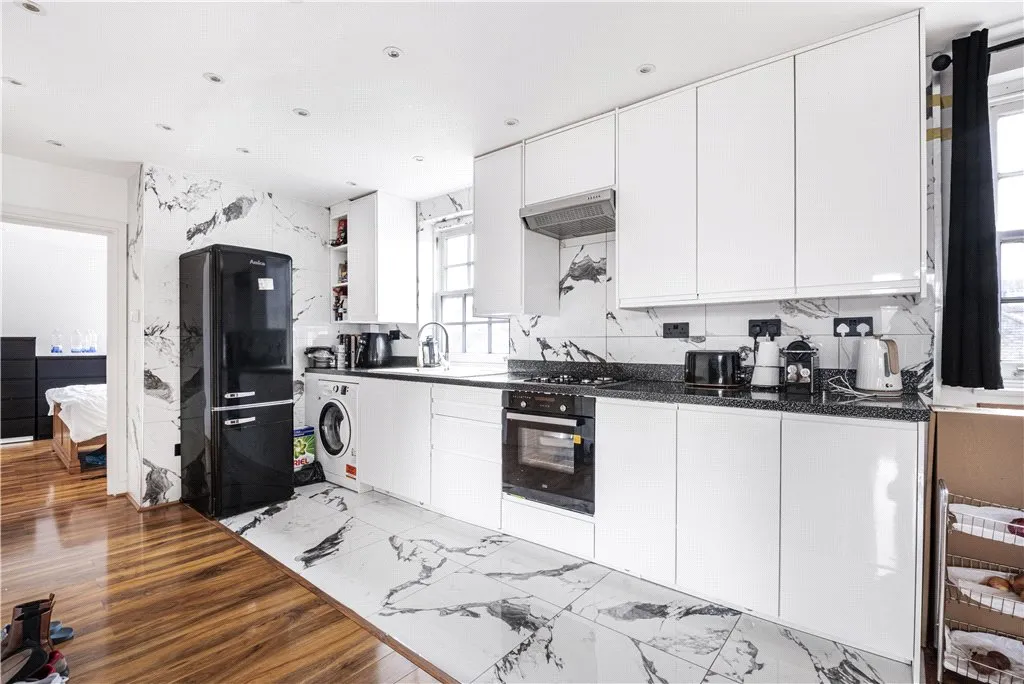 Roehampton High Street, London, SW15, photo 5