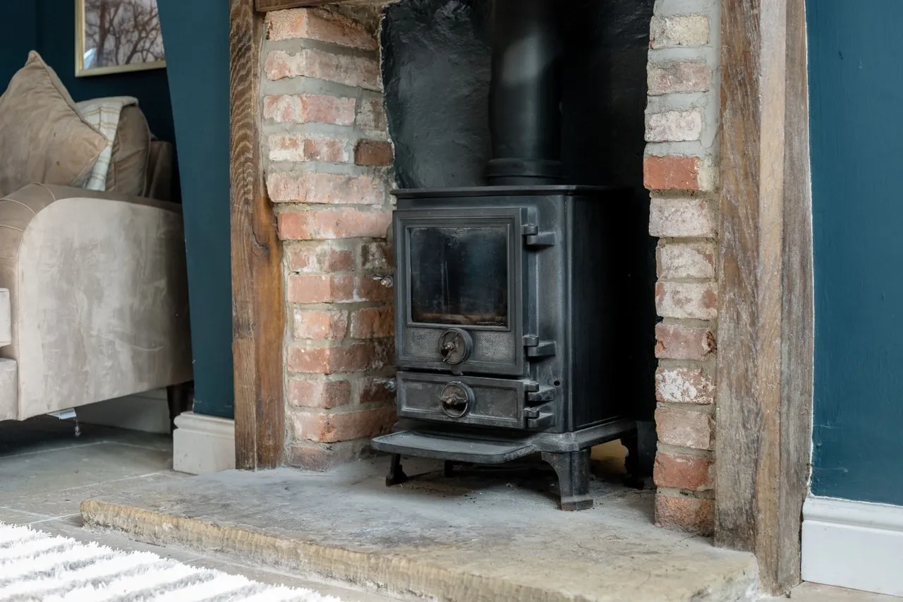 Moss Lane, ST5, photo 12