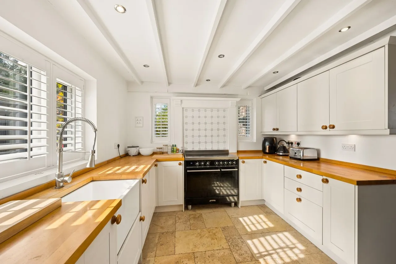 Moss Lane, ST5, photo 6