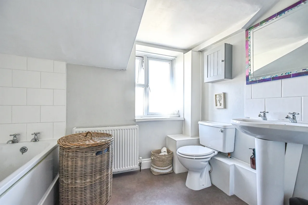North Street, Calne, SN11, photo 15