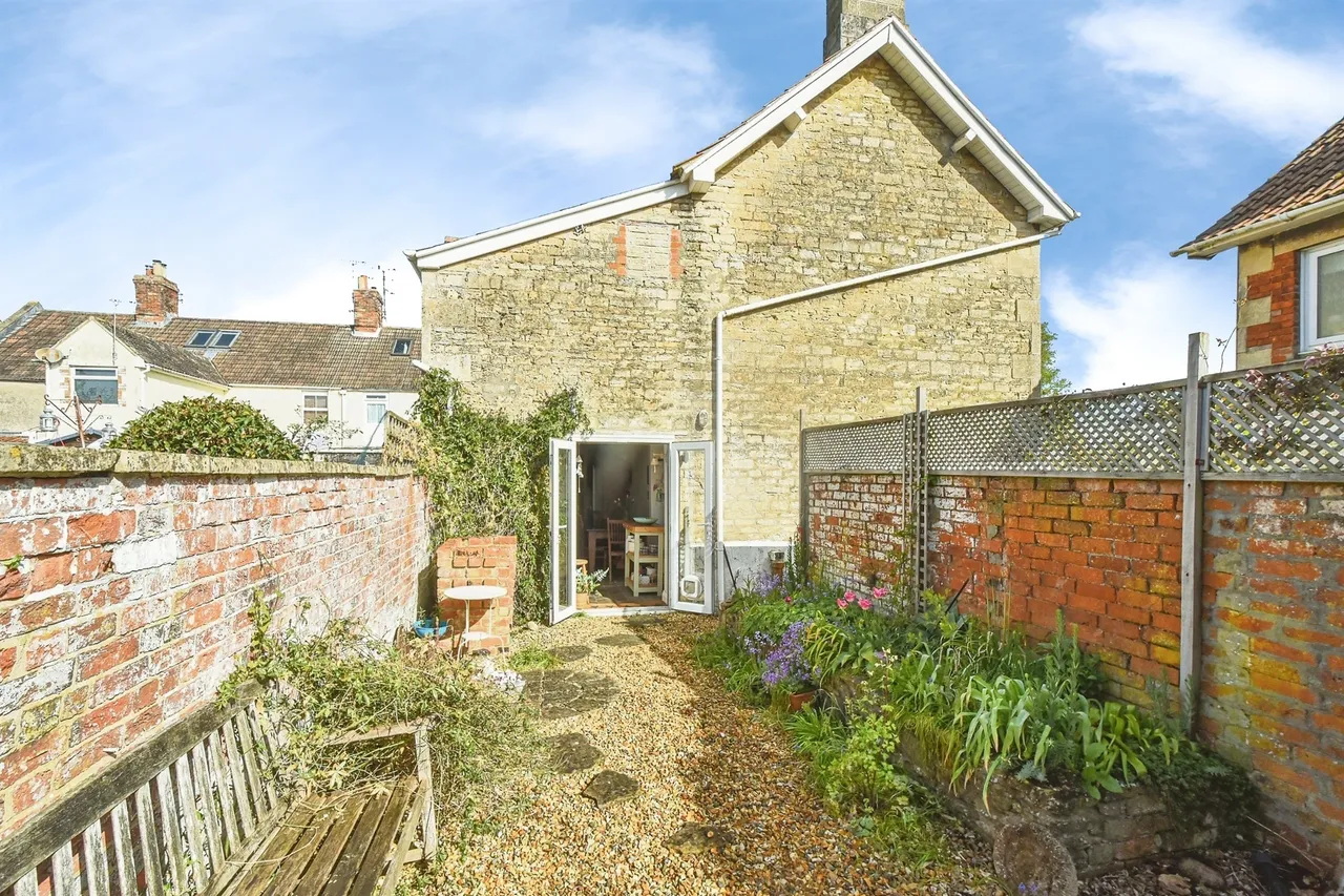 North Street, Calne, SN11, photo 17