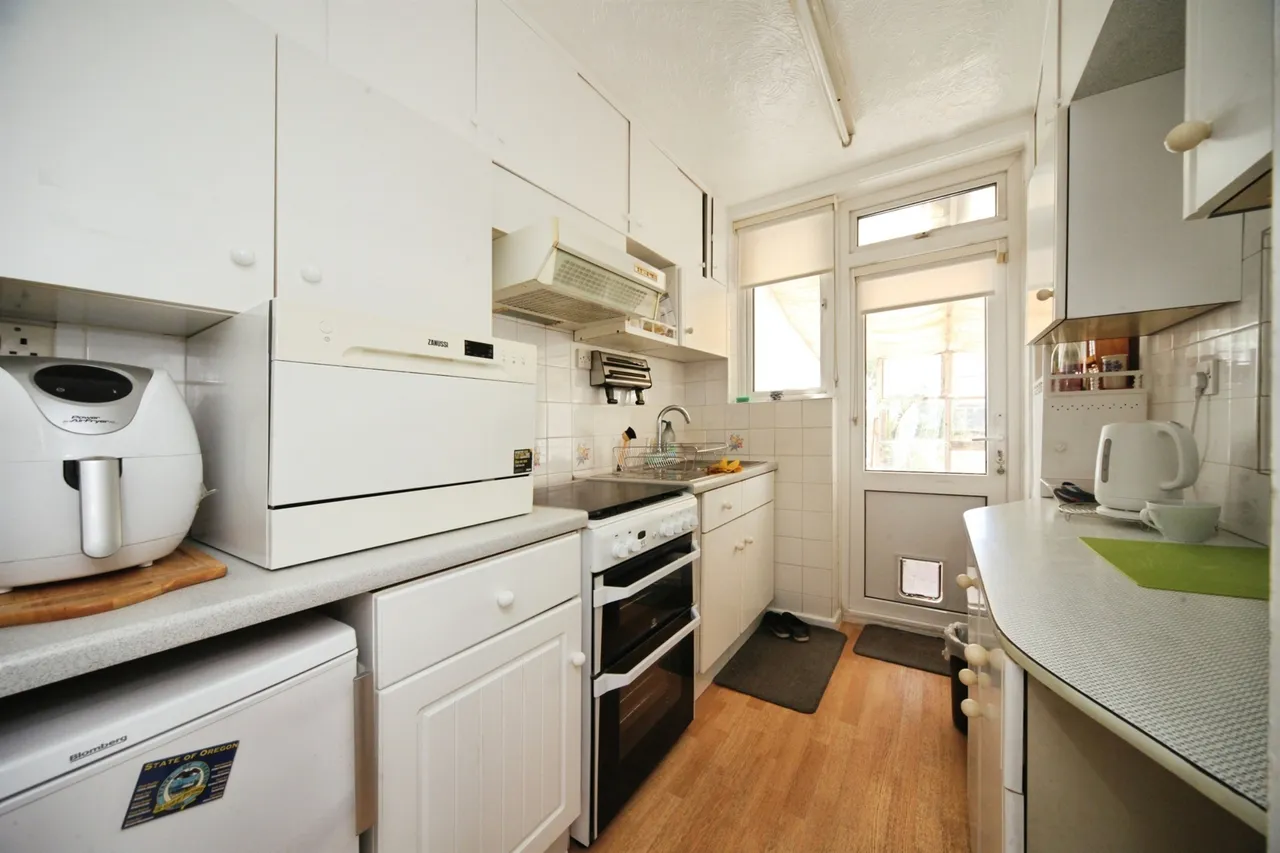 Overstone Road, Luton, photo 2