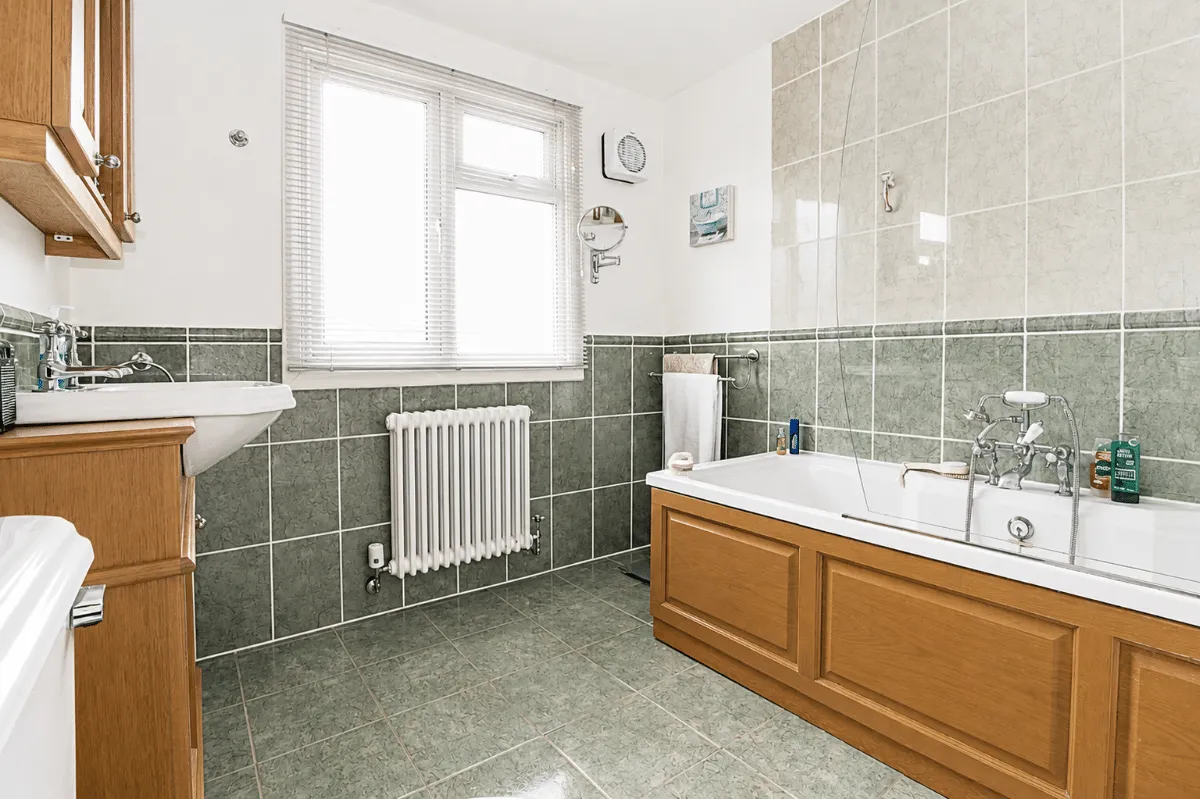 The Dale, Waterlooville, PO7 5JB, photo 8