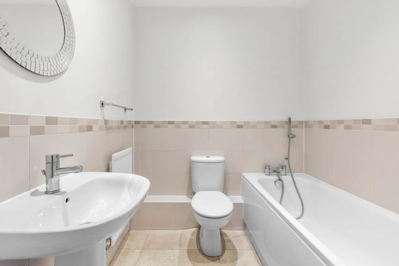 Wroughton Road, Wendover, HP22, photo 9