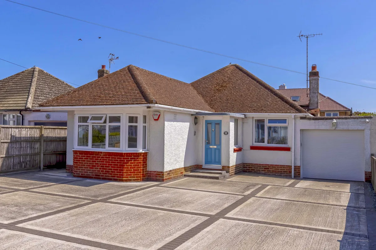 Worthing, BN12, photo 3