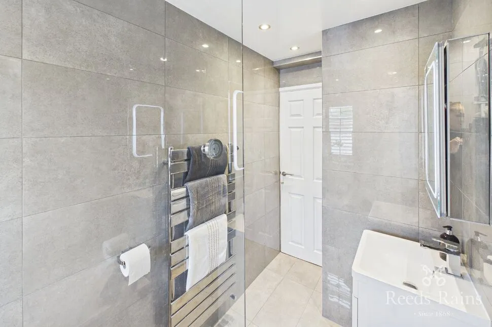 Sale, Greater Manchester, M33, photo 8