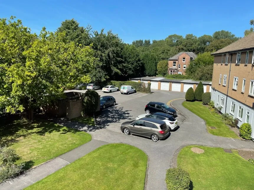 Sale, Greater Manchester, M33, photo 10