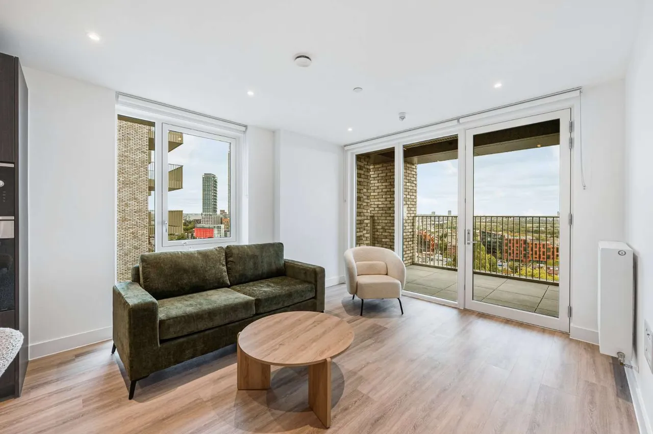 Everdene Path, London, W3, photo 2