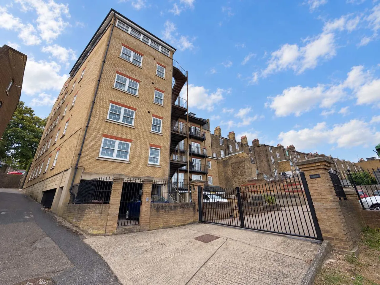 32 New Road, Rochester, Kent, ME1 1DX, photo 8