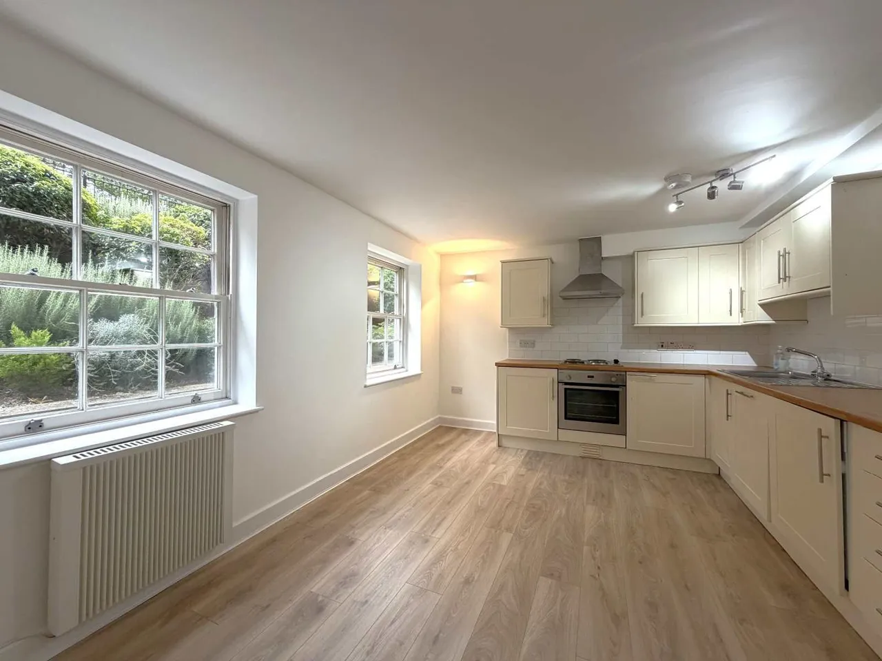 32 New Road, Rochester, Kent, ME1 1DX, photo 2