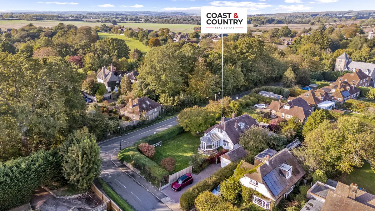 3 bed property for sale, Station Road, Angmering, BN16