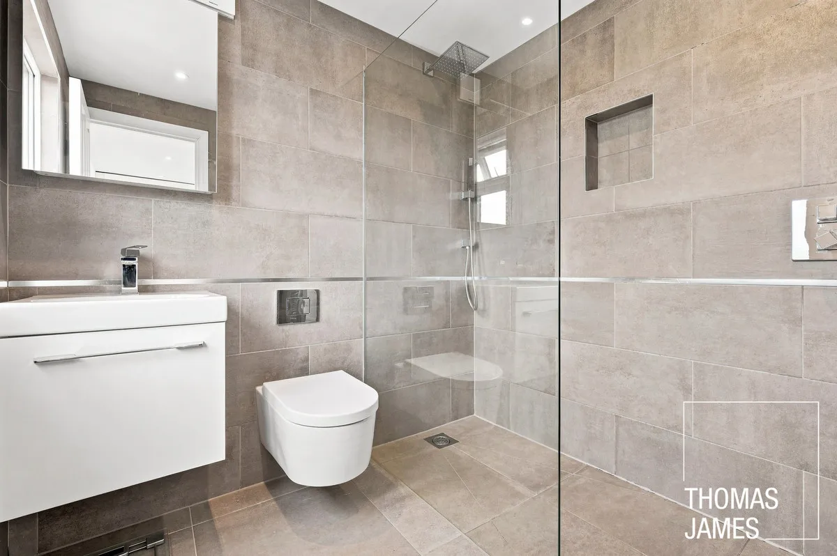 London, N21, photo 29
