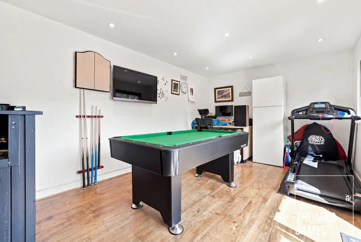 London, N21, photo 34