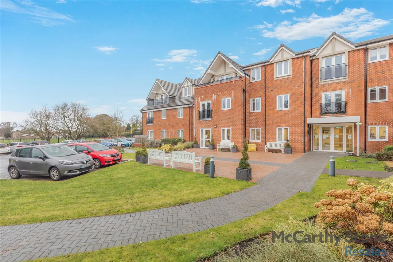 Cedar Avenue, Alsager, ST7, photo 13