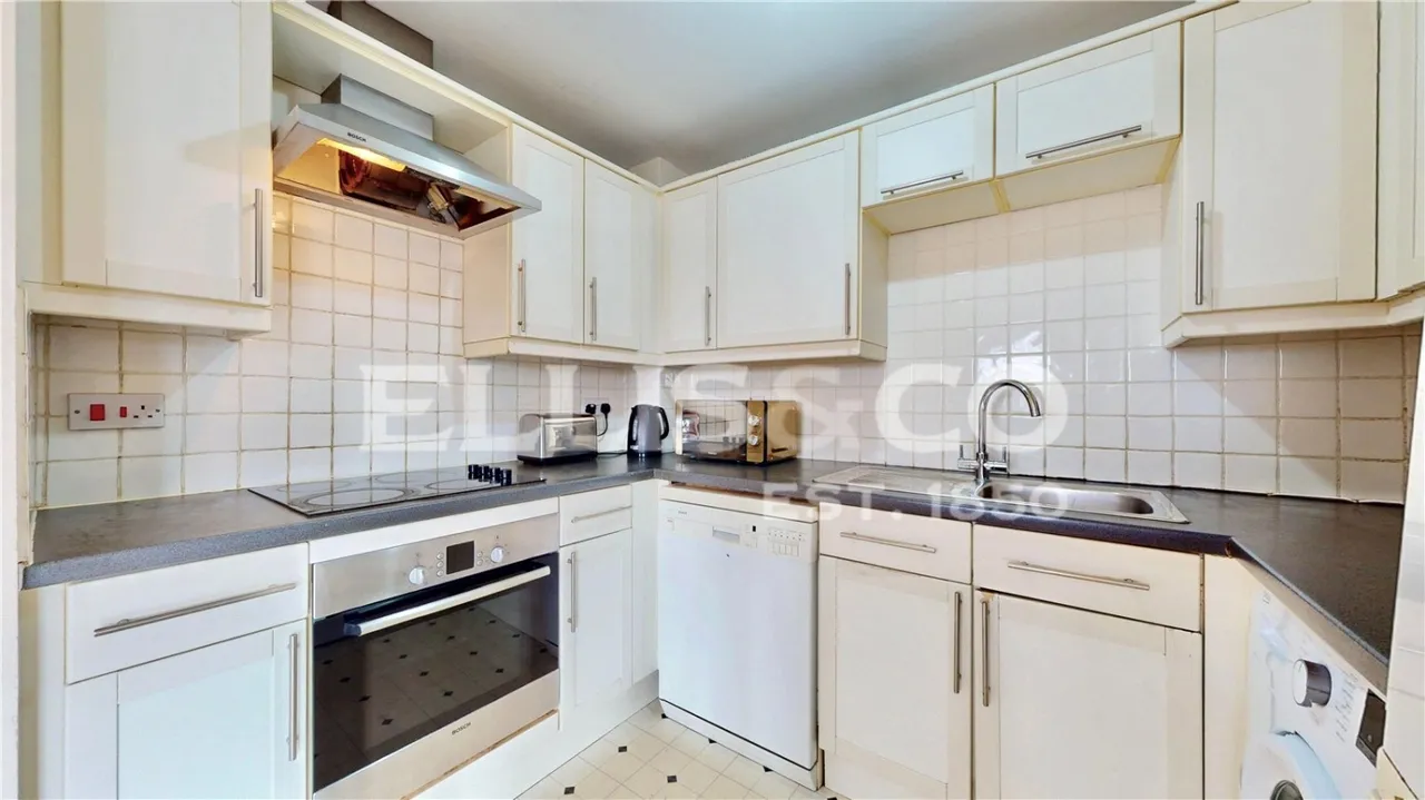 Hirst Crescent, Wembley, HA9, photo 6