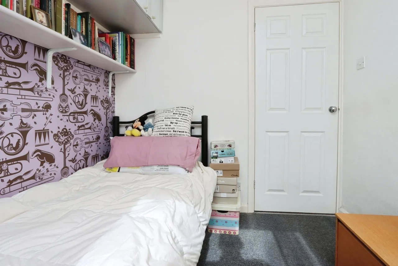 Metcalfe Avenue, Killamarsh, Sheffield, Derbyshire, S21, photo 24