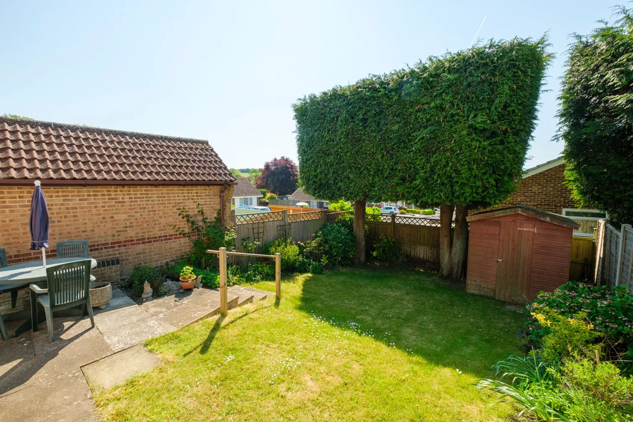 Mount Pleasant Close, Lyminge, CT18, photo 6