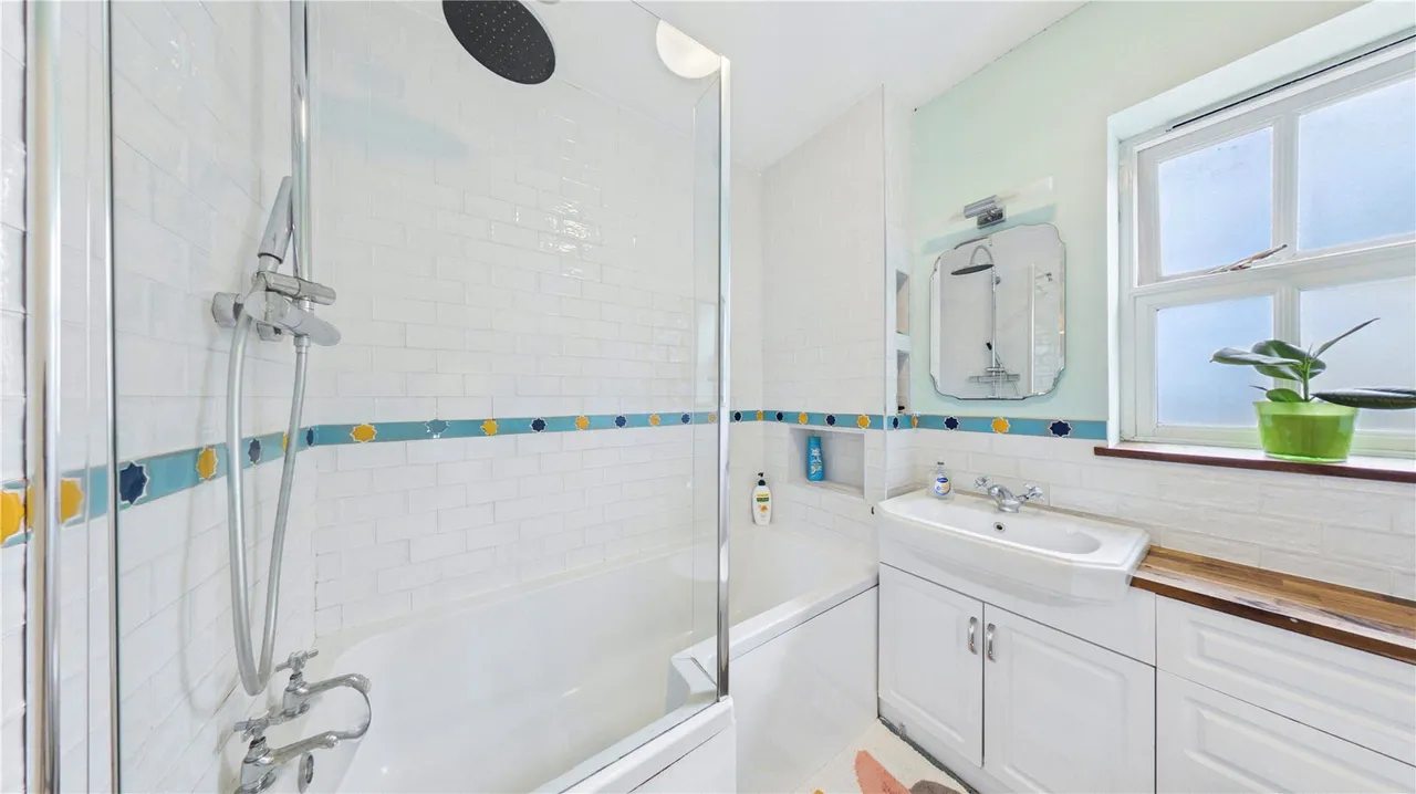 Langley Lane, London, SW8, photo 20