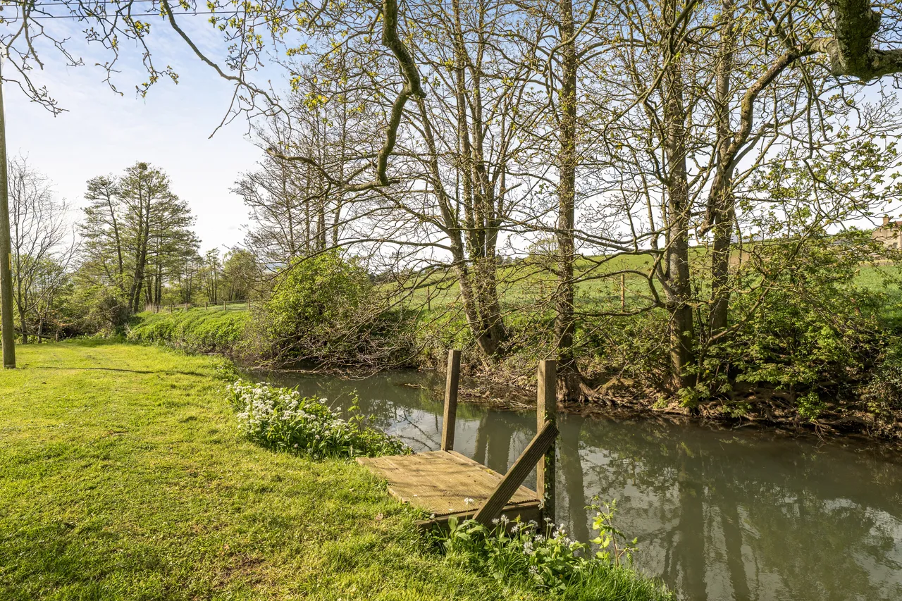 Damery Lane, Berkeley, GL13, photo 2