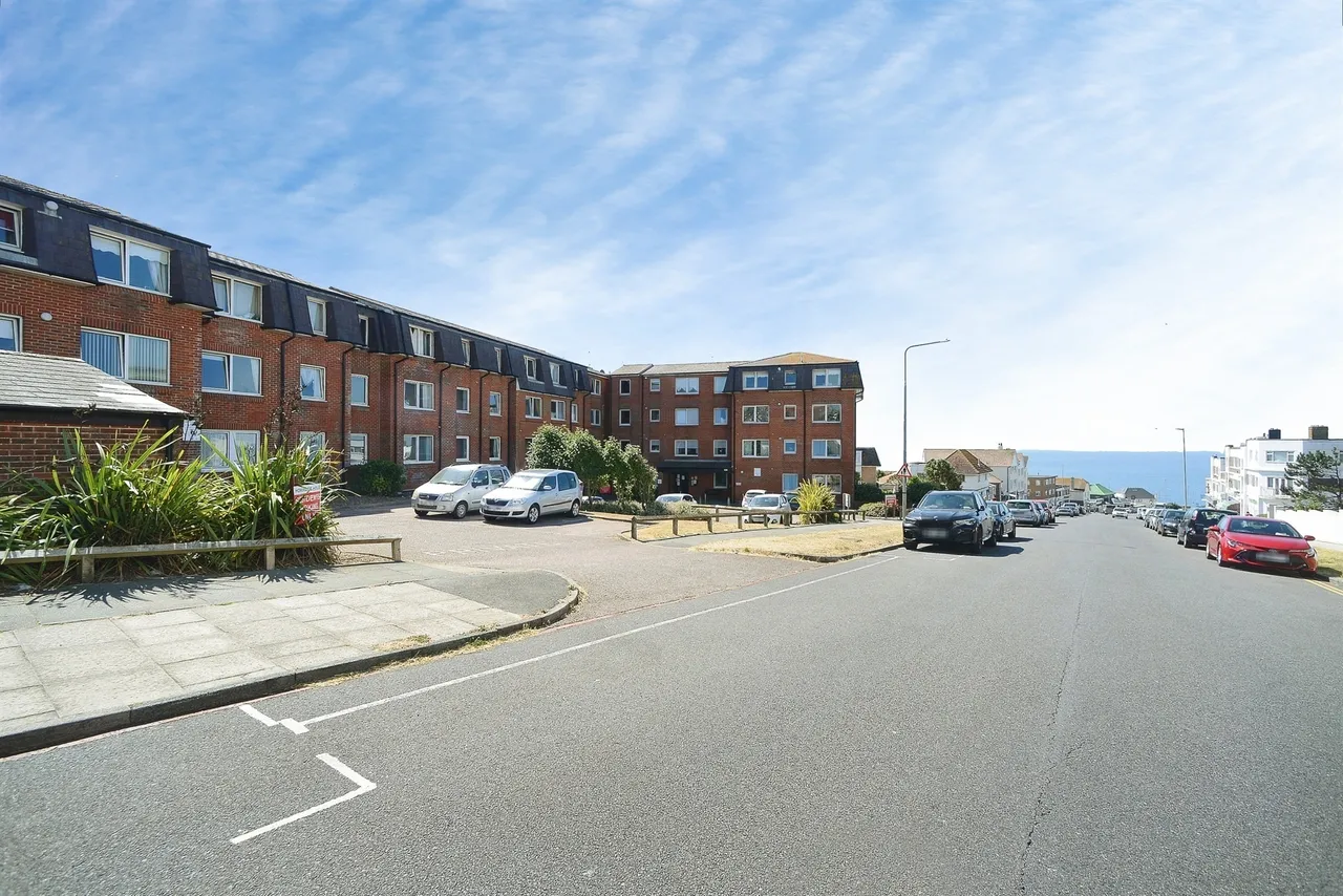 1 bed flat for sale, Longridge Avenue, Saltdean, BN2
