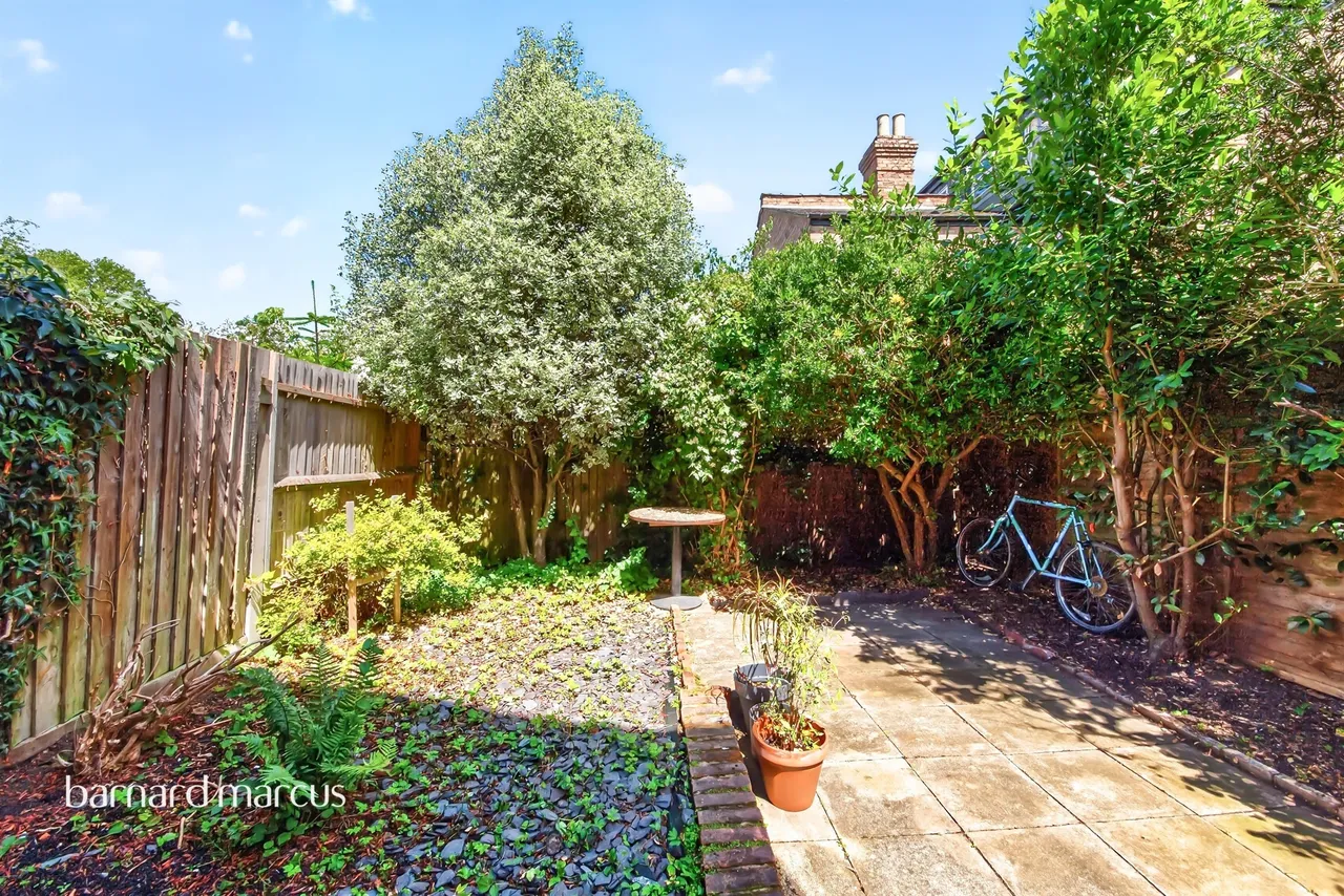 Castle Road, London, N12, photo 4