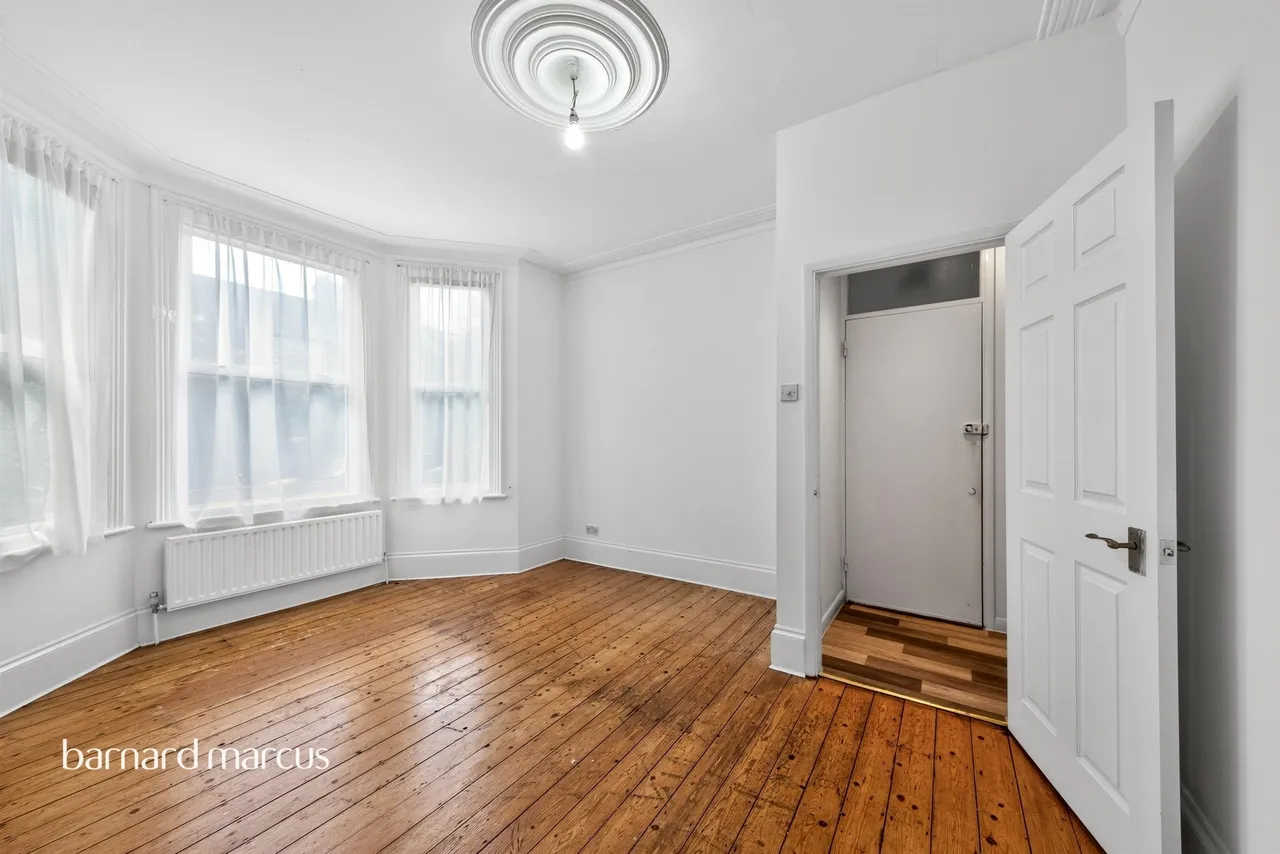Castle Road, London, N12, photo 9