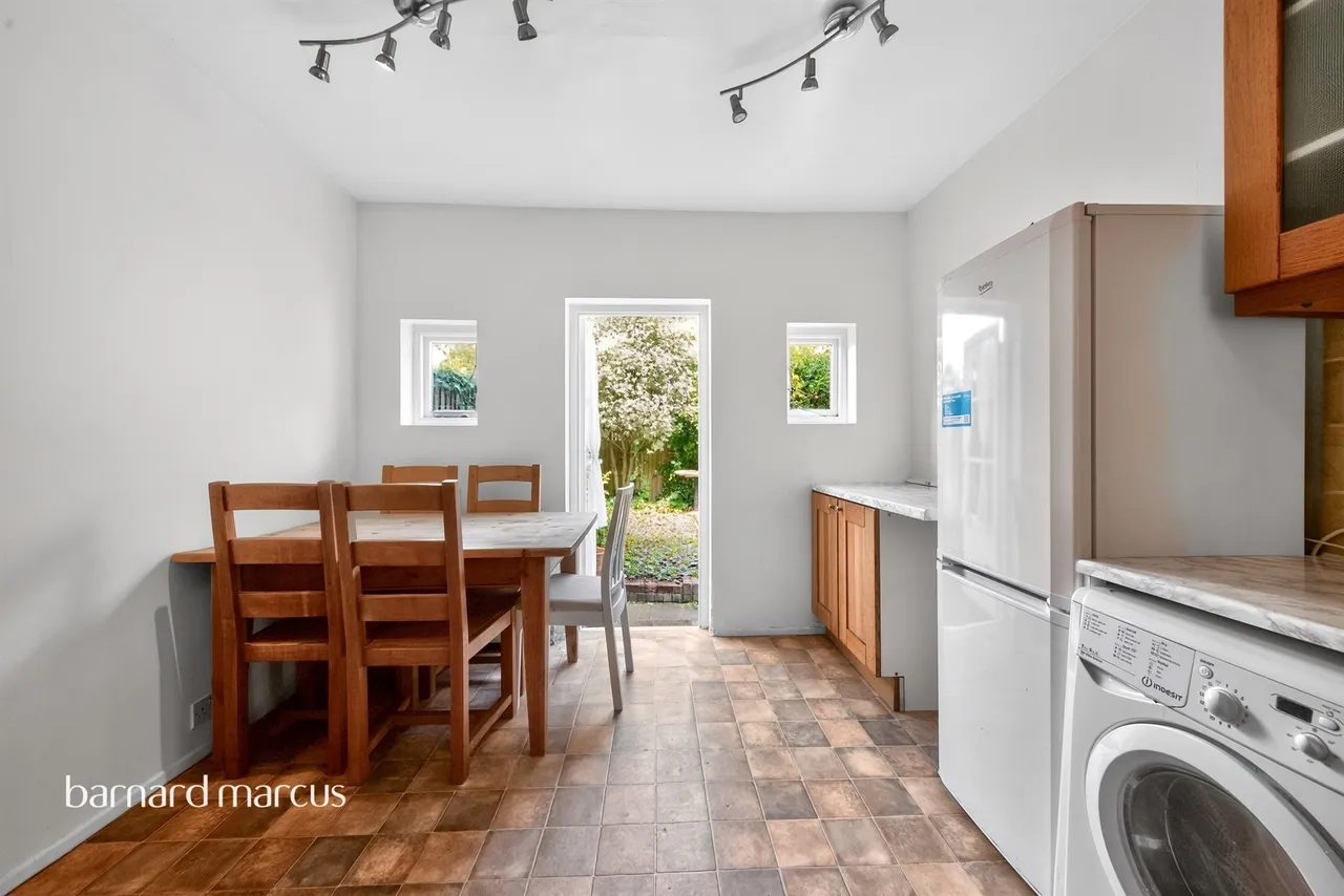 Castle Road, London, N12, photo 10