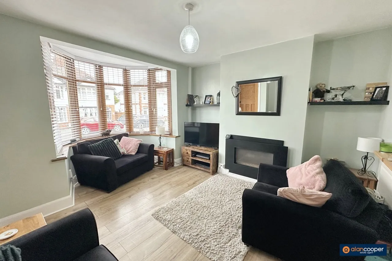 Ryde Avenue, Weddington, CV10, photo 2