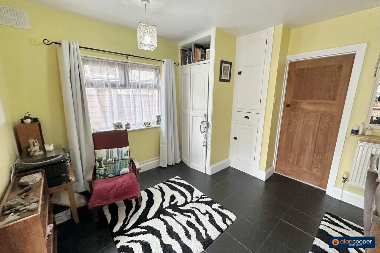 Ryde Avenue, Weddington, CV10, photo 7