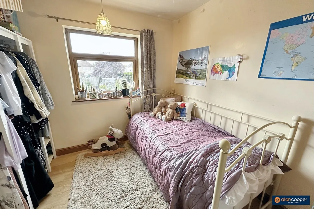 Ryde Avenue, Weddington, CV10, photo 13