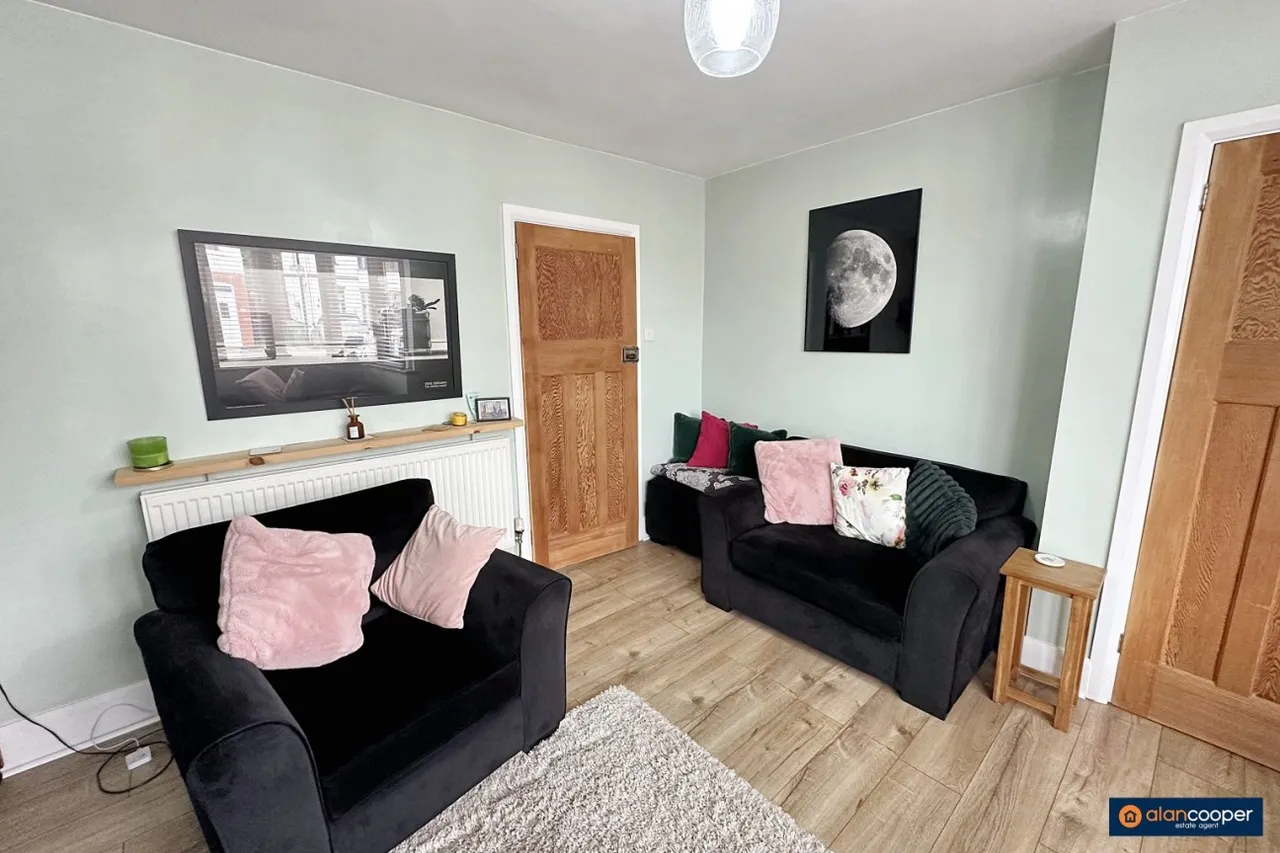 Ryde Avenue, Weddington, CV10, photo 4