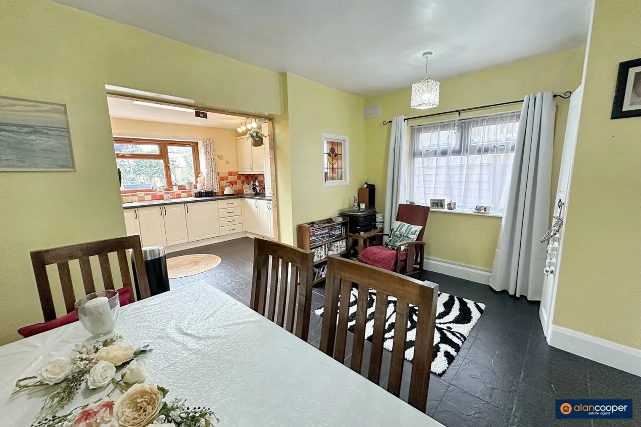 Ryde Avenue, Weddington, CV10, photo 6