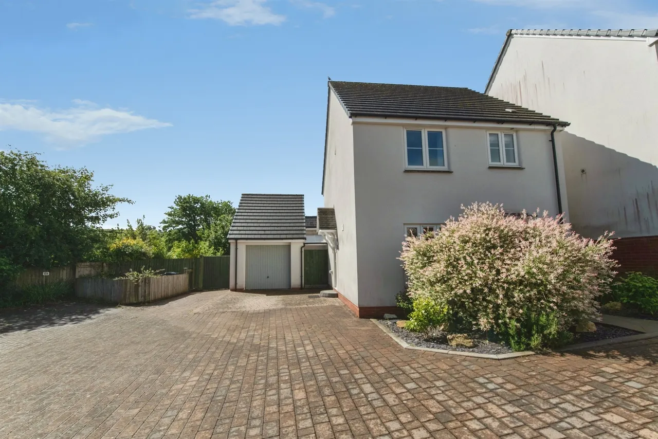 Elizabeth Penton Way, Bampton, EX16, photo 11