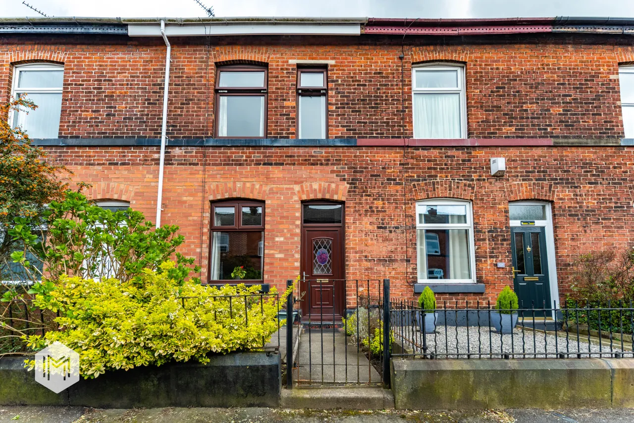 3 bed house for sale — Brierley Street, Bury, BL9 9HN