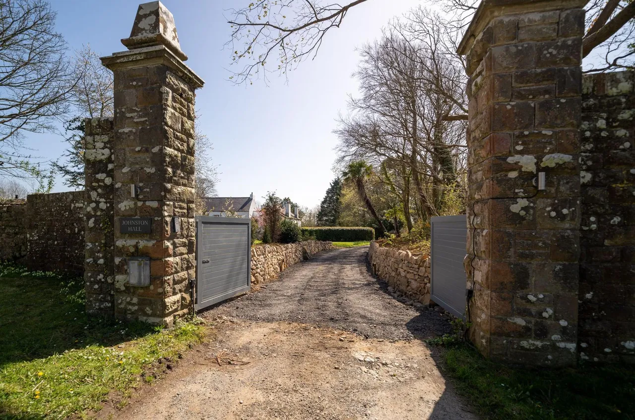 Johnston, Haverfordwest, SA62, photo 74