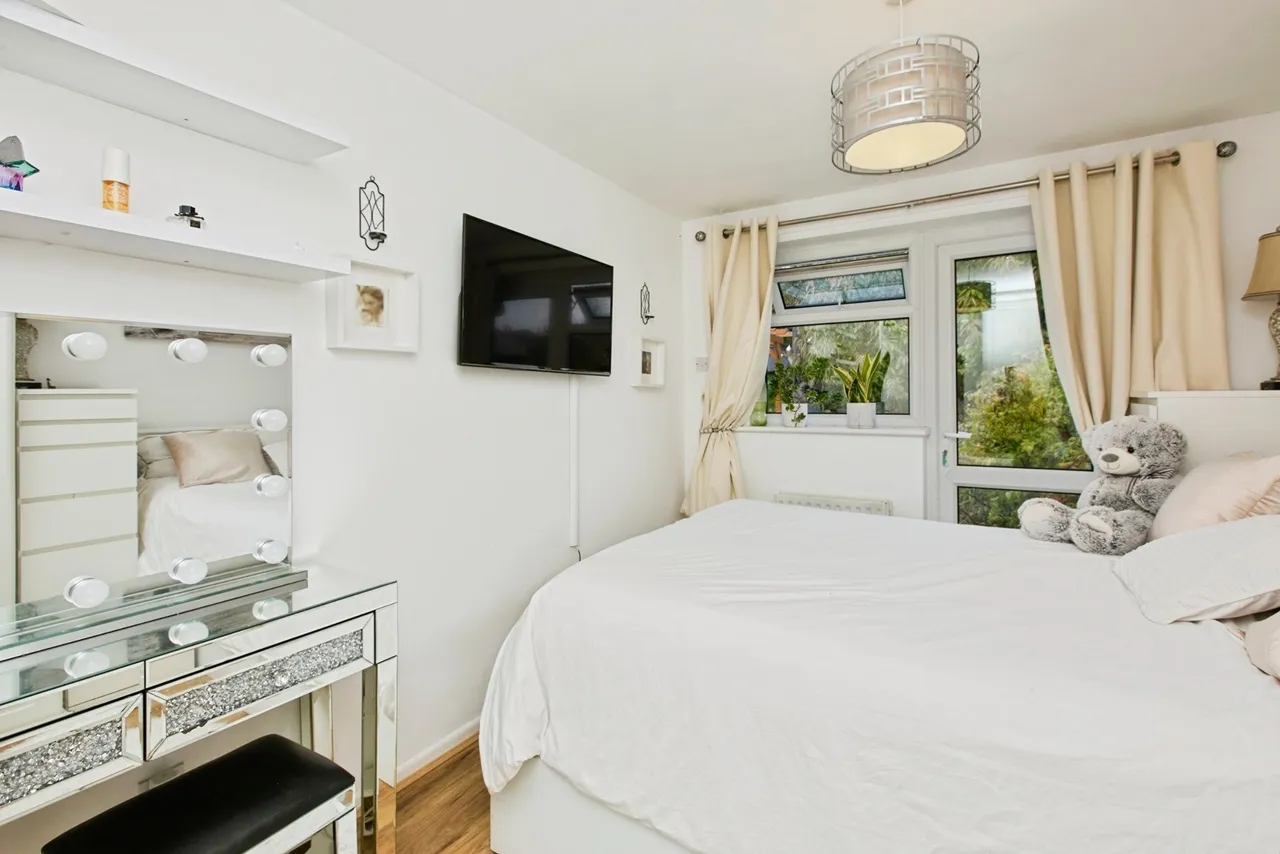 Gretton Avenue, Burton-on-Trent, DE13, photo 12
