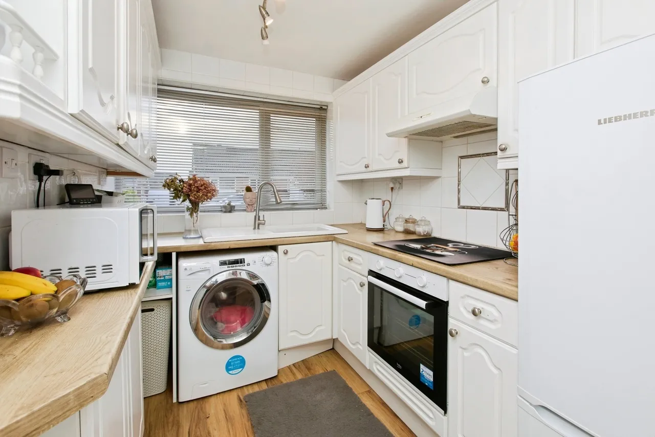 Gretton Avenue, Burton-on-Trent, DE13, photo 4