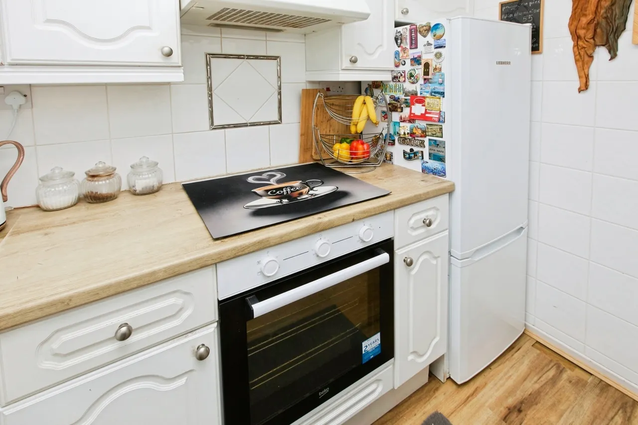 Gretton Avenue, Burton-on-Trent, DE13, photo 10