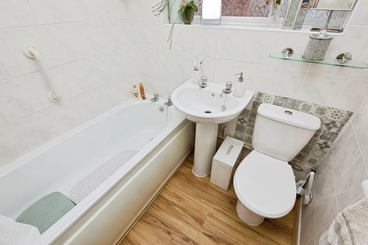 Gretton Avenue, Burton-on-Trent, DE13, photo 16