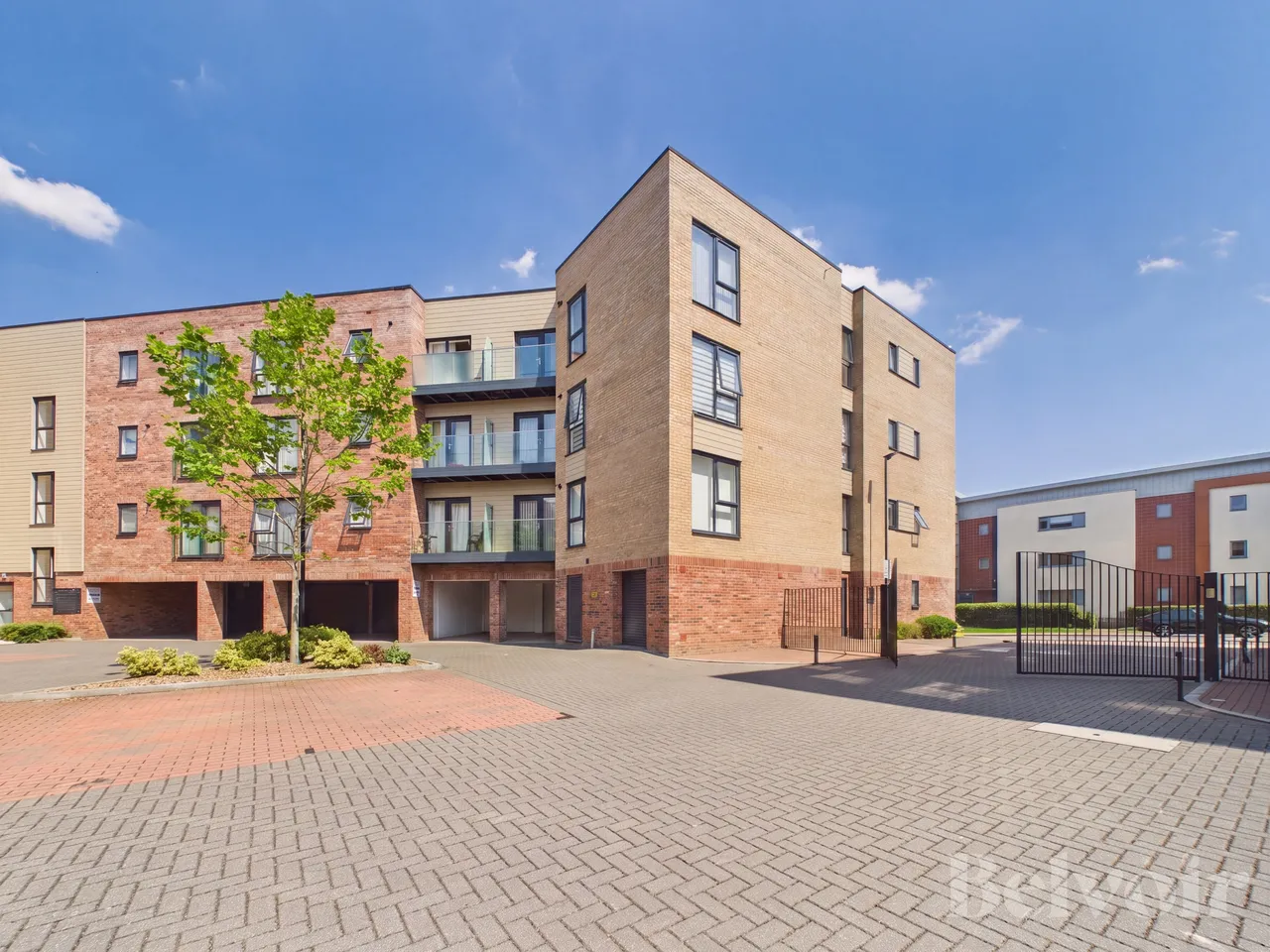 2 bed flat for sale — Harland Court, Bury St Edmunds, IP32