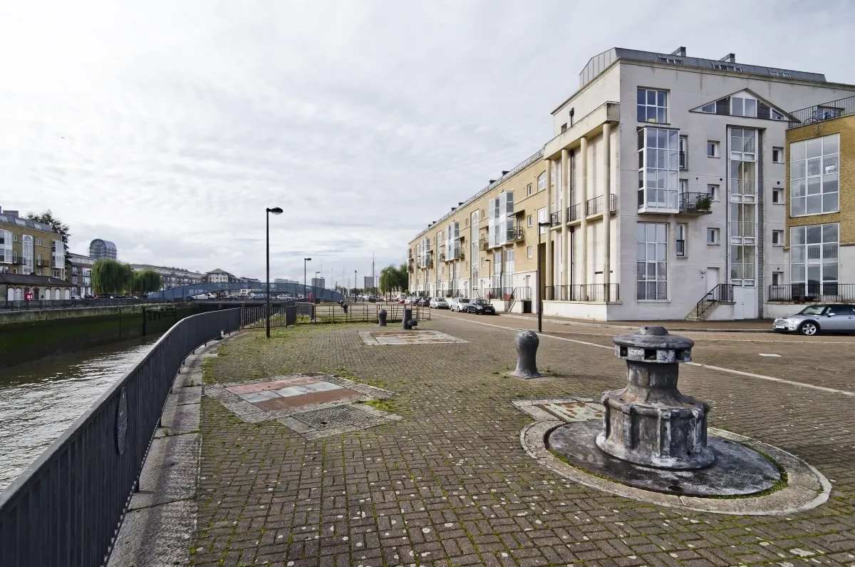 Queen Of Denmark Court, Rotherhithe, ..., photo 6